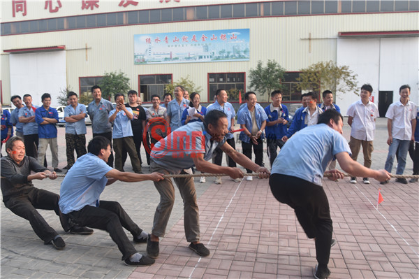 振奮人心的拔河比賽