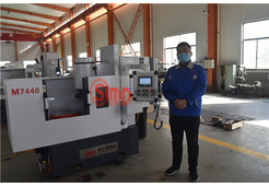 銷售經(jīng)理張書民完成4臺磨床訂單